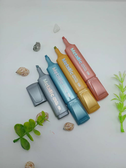 4-Pack Metallic Glitter Highlighters – Sparkling Chisel Tip Markers for Journaling, Note-Taking & Art