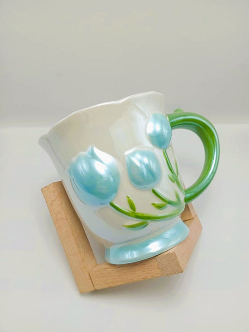 3D Relief Tulip Ceramic Coffee Mug – Elegant Hand-Painted Floral Tea Cup with Scalloped Rim