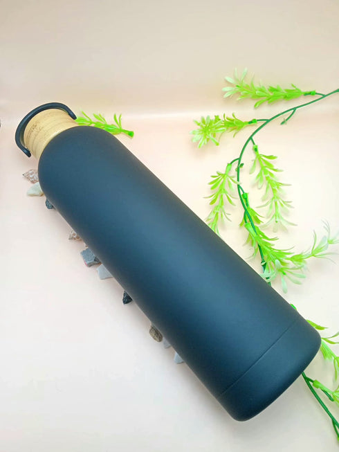 Matte Soft-Touch Vacuum Insulated Stainless Steel Water Bottle - 750ml